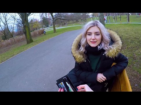 ❤️ Gleypir heitt ásamt ókunnugra fyrir peninga - blástur í garðinum eftir Evu Elfie ☑ Heimabakað klám á is.hotpornphotos.ru ️❤